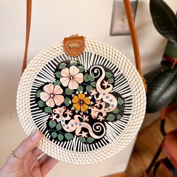 Woven Circle Purse from St. Kits - Picture 3 of 7